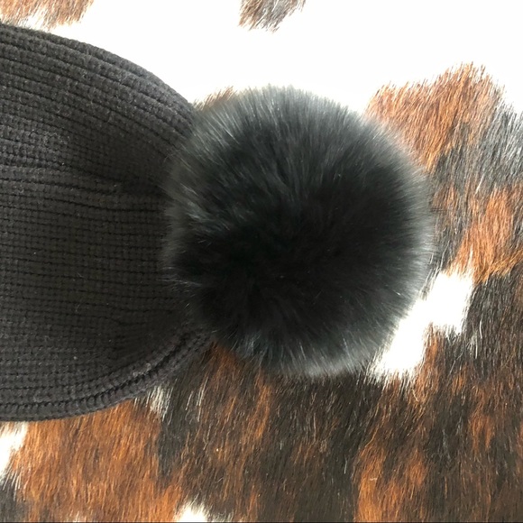 New Beanie Single Pom - black fox fur Pom beanie brand new - Picture 15 of 17